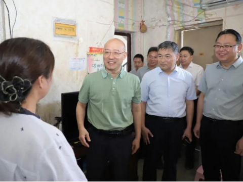 汪华东在烈山区督导低收入人群帮扶和防汛备汛工作